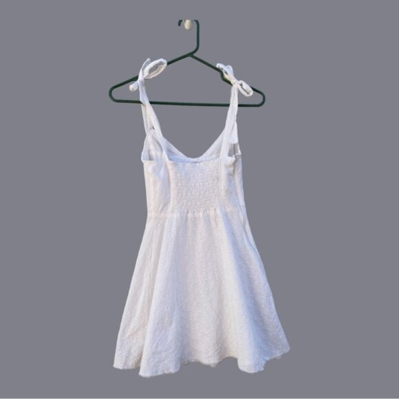 Dplus Studio White Floral Eyelet Tie Up Strap Baby Doll Dress Size Small - Picture 2 of 8